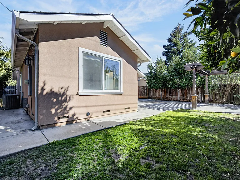 879 S Knickerbocker Dr — Photo 30