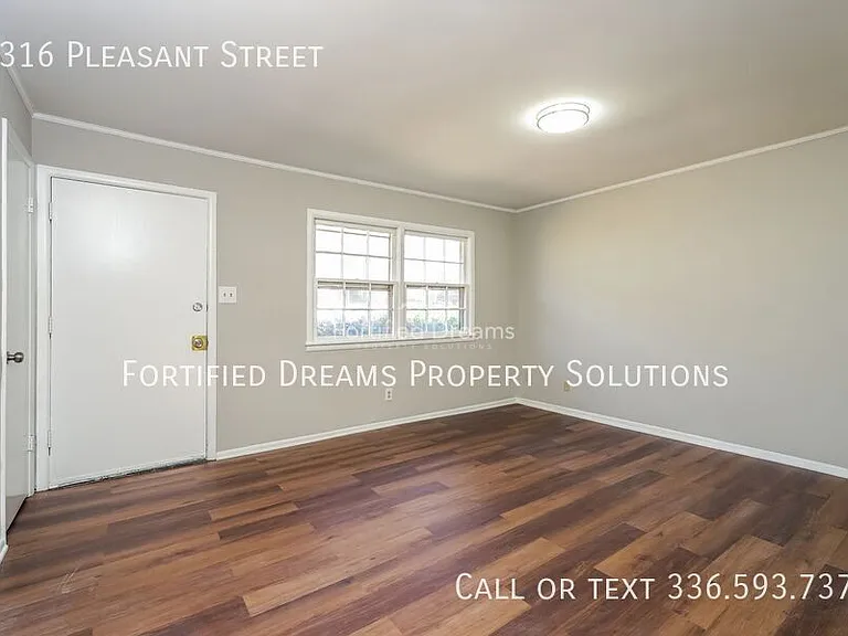 1316 Pleasant St — Photo 12