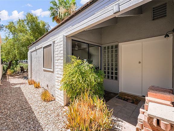 3rd image of 2989 Bel Air Dr