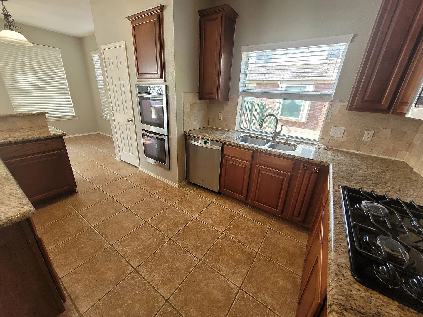 2077 Sleepy Hollow Trail — Photo 4