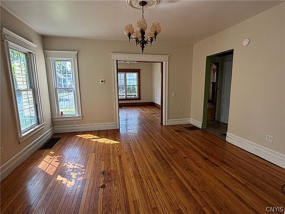5th image of 419 Floyd Ave