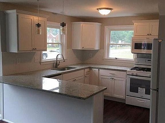 3rd image of 7264 Craigmere Dr