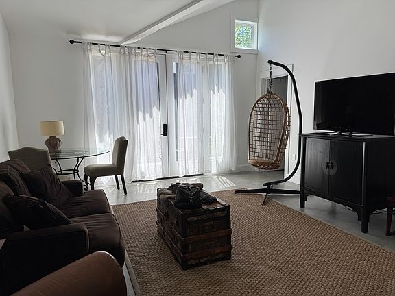 4th image of 9554 Los Guilicos Ave