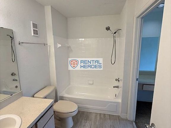 5th image of 7280 Westpointe Blvd APT 822