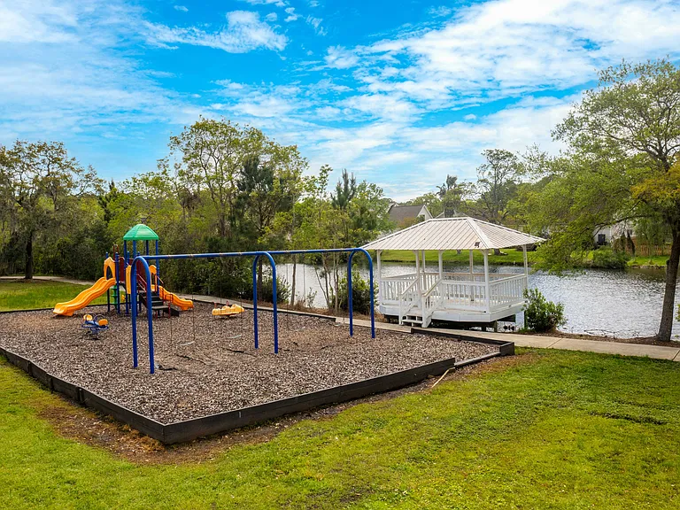 King George Apartments — Photo 16