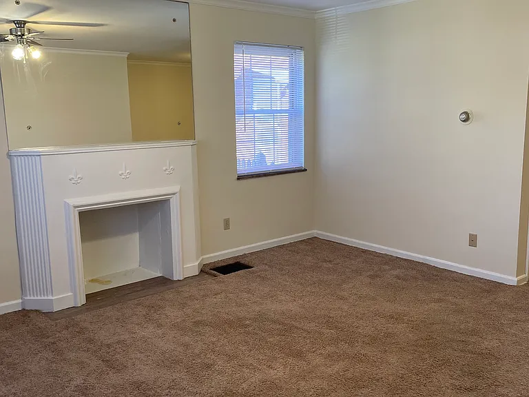 918 Kenwick Rd #D — Photo 4