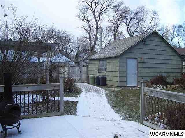 2nd image of 1132 5th St SW