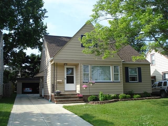 1st image of 8311 Stratford Dr