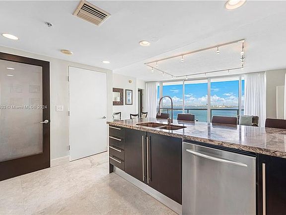 3rd image of 665 NE 25th St APT 2404