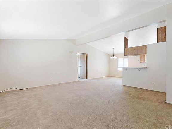 3rd image of 15455 Glenoaks Blvd Spc 490