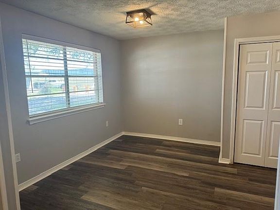 3rd image of 103 E Cuevas St