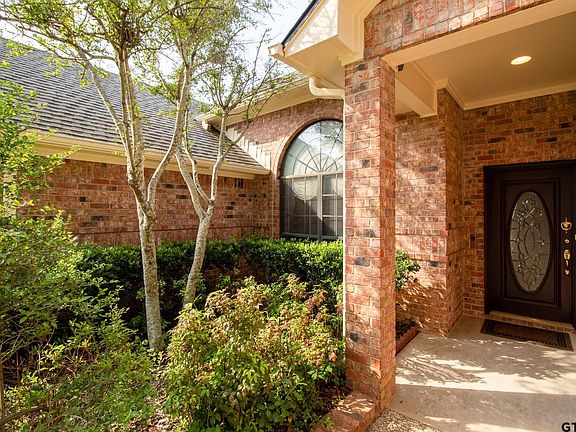 4th image of 3903 Lazy Creek Dr
