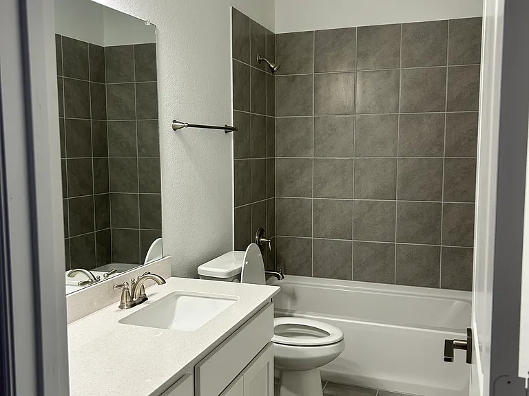 4704 Craymore Rd — Photo 8