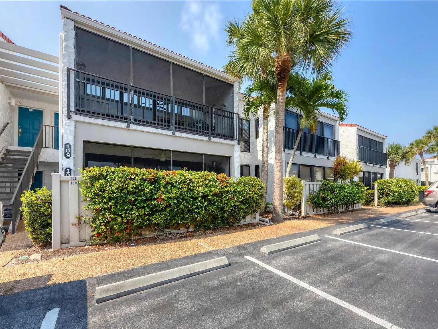 2 bed, 1205 sqft, $2,200 — Photo 3