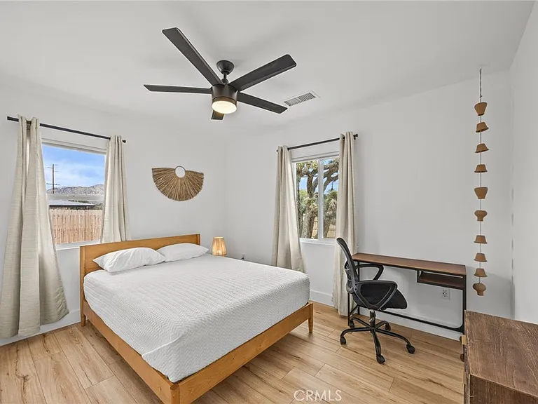 55585 Onaga Trl — Photo 20