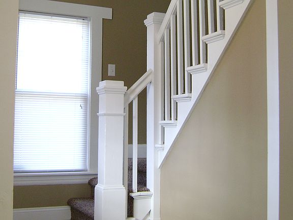 4th image of 180 E Grand Ave