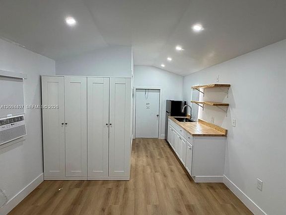 3rd image of 1400 SW 29th Ave #1