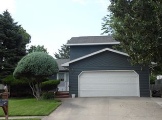 2401 E Pawn St, Pierre, SD 57501