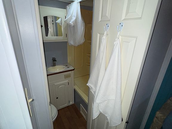 5th image of 1040 NE 141st St