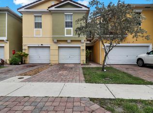 815 Pipers Cay Dr, West Palm Beach, FL 33415
