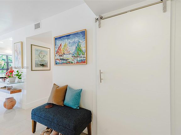 5th image of 400 Leslie Dr APT 319