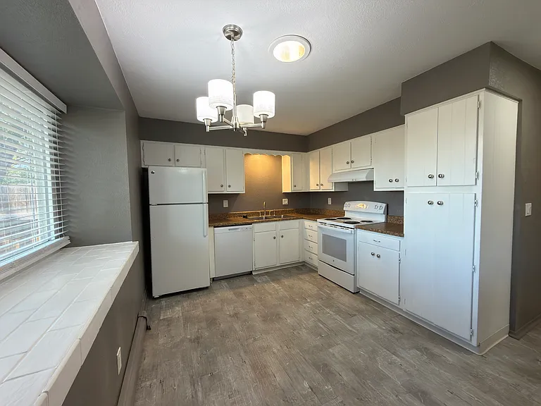 5740 W Virginia Ave — Photo 5
