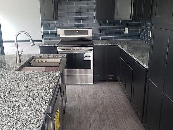 3rd image of 109 Wildflower Ln