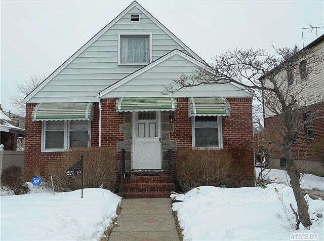 1st image of 22719 Murdock Ave