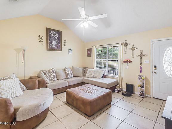 3rd image of 7212 Cypress Cir
