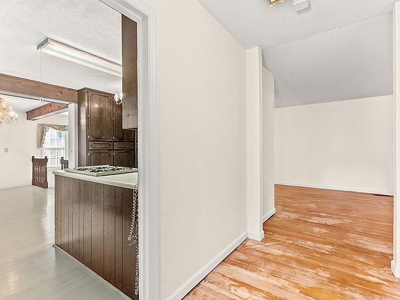 4th image of 116 Woodlawn Ave