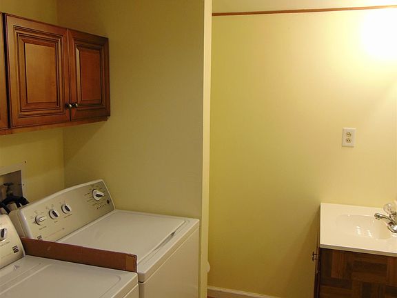 5th image of 932 Kingsbury Dr