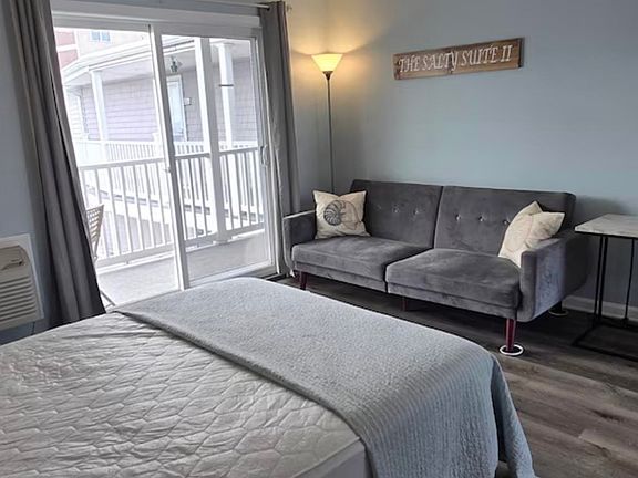 5th image of 6 Ashworth Avenue #34