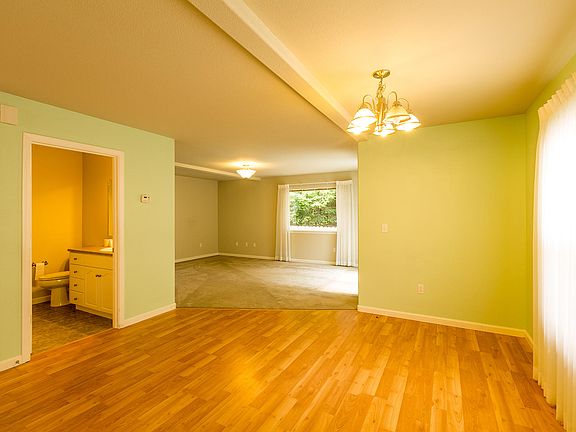 4th image of 2010 Foxwood Dr