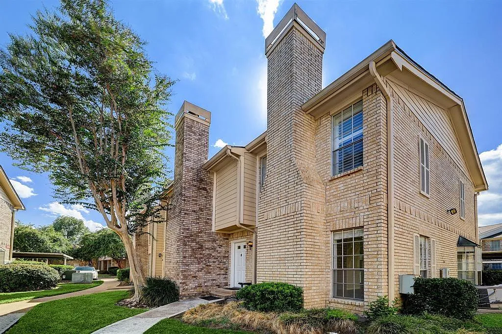 2 bed, 1.5 bath, 1104 sqft, $2,050 — Photo 2