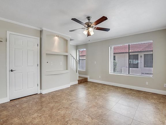 5th image of 2834 E Beck Ln Unit 1