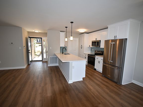2nd image of 376 Tall Oaks Trl #376