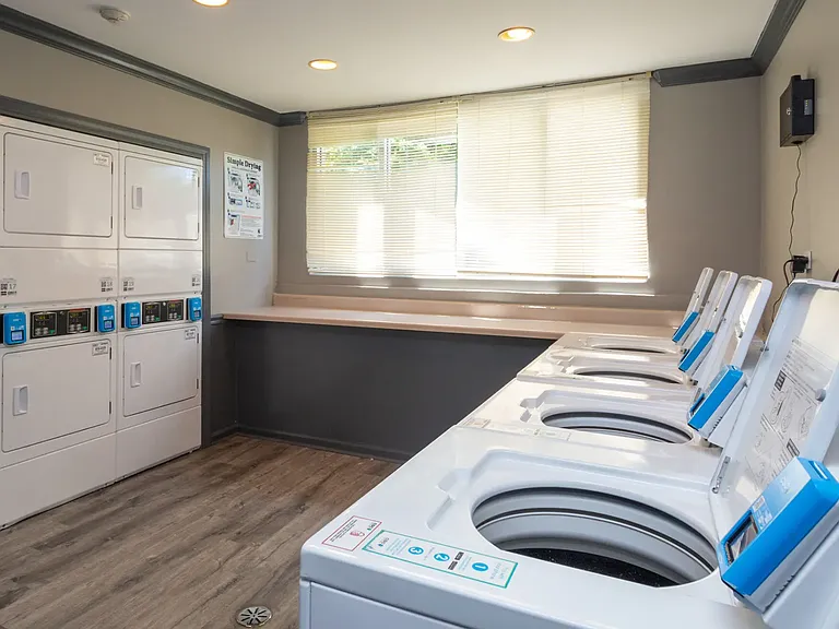 Hoffman Hills Apartments — Photo 11