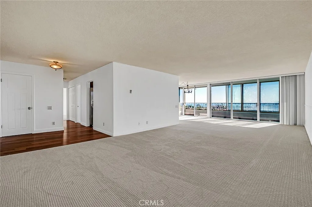 2 bed, 1565 sqft, $4,700 — Photo 4
