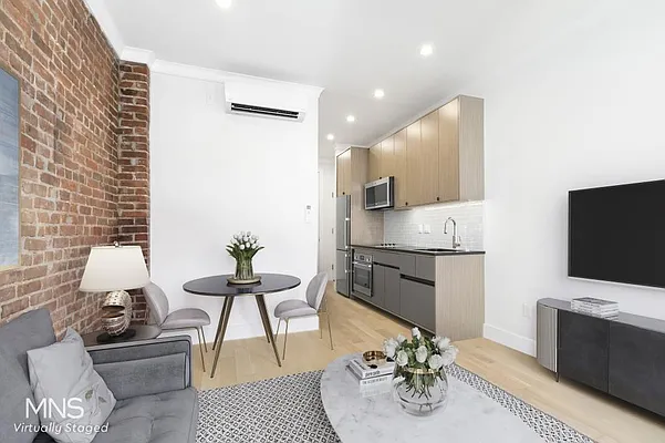 Rented by MNS Marketing | media 22