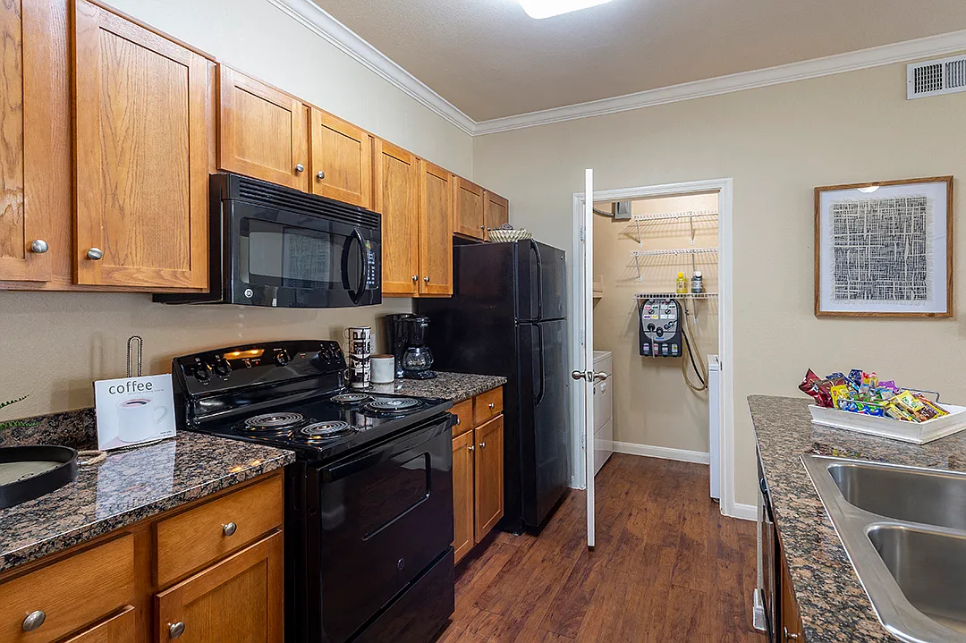 Vista Ridge Apartment Homes — Photo 4
