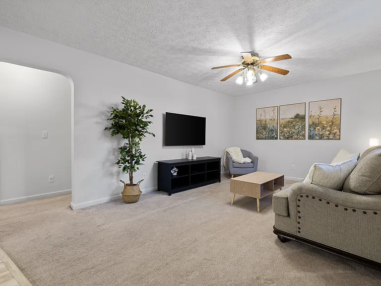 800 Poindexter Ave — Photo 12