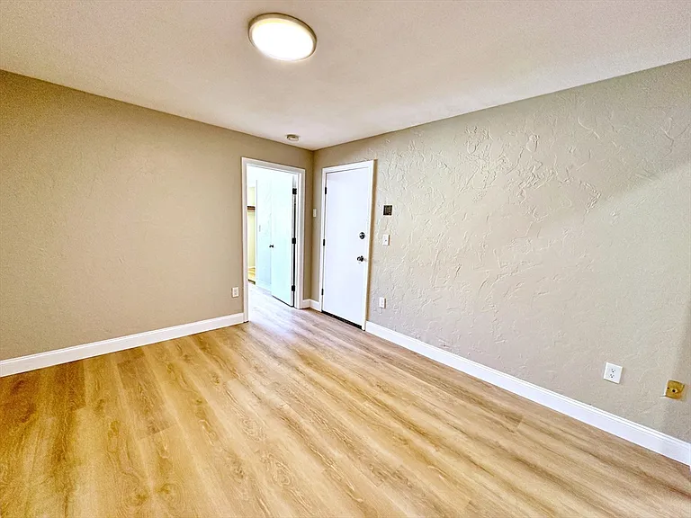 89 Cottage St #2 — Photo 8