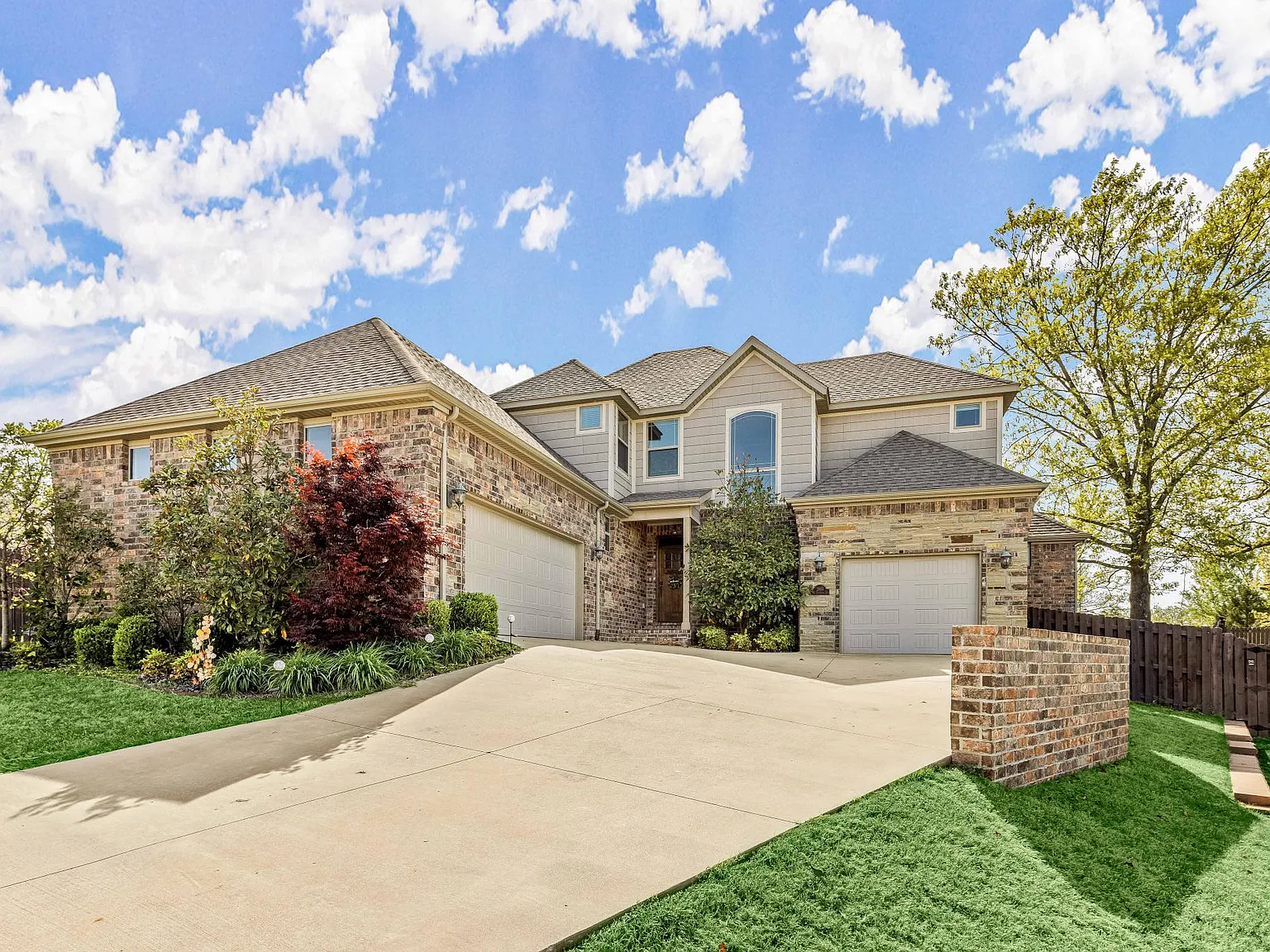 2103 NE Steinbeck Dr — Photo 4