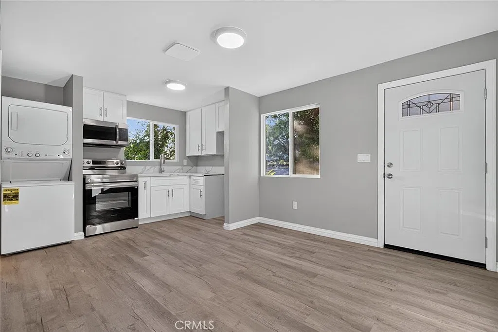 1 bed, 500 sqft, $2,500 — Photo 3