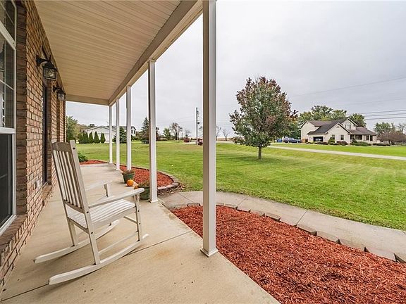 5th image of 8734 Spruce Ln