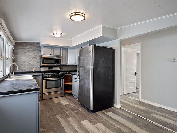 3rd image of 400 W Franklin Ave APT 4