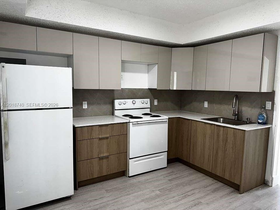 1st image of 33 Allen Rd
