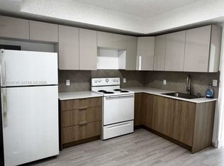 33 Allen Rd, Hollywood, FL 33023