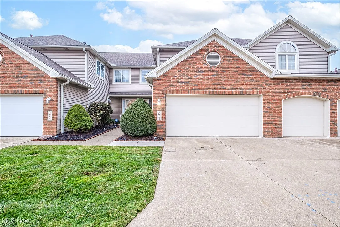 272 English Lakes Blvd photo 1