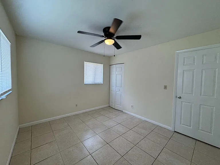 546 San Bernardino St — Photo 8